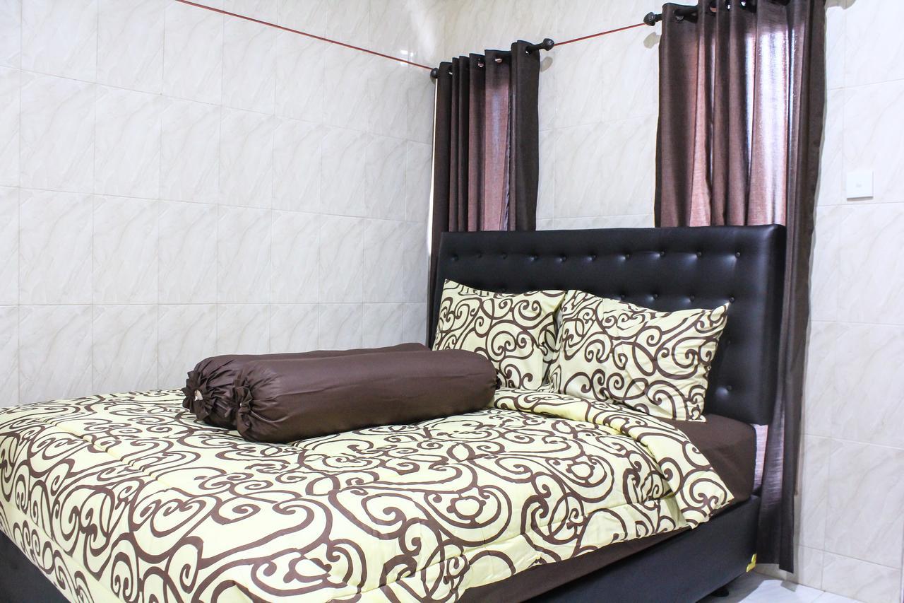 Santhi Graha Kuta Hotel Kuta  Exterior photo